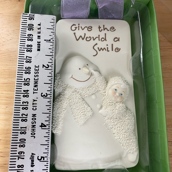 Vintage Snowbabies Give the World a Smile snowman plaque new in box - Picture 4 of 4